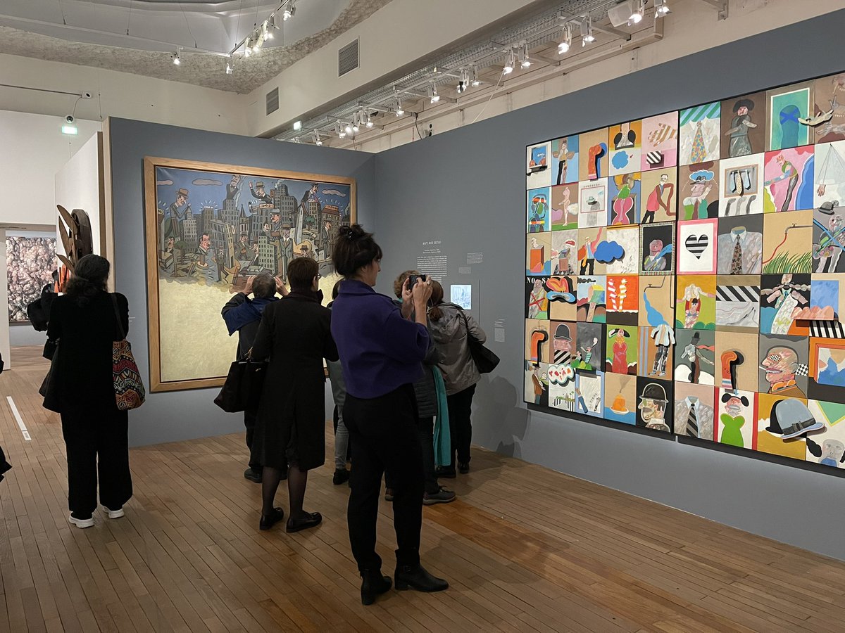 Vernissage de notre nouvelle exposition #ParisetNullePartAilleurs. On vous attend dès demain 10h pour la découvrir à votre tour ! ☺️ → bit.ly/BilletPNPA
