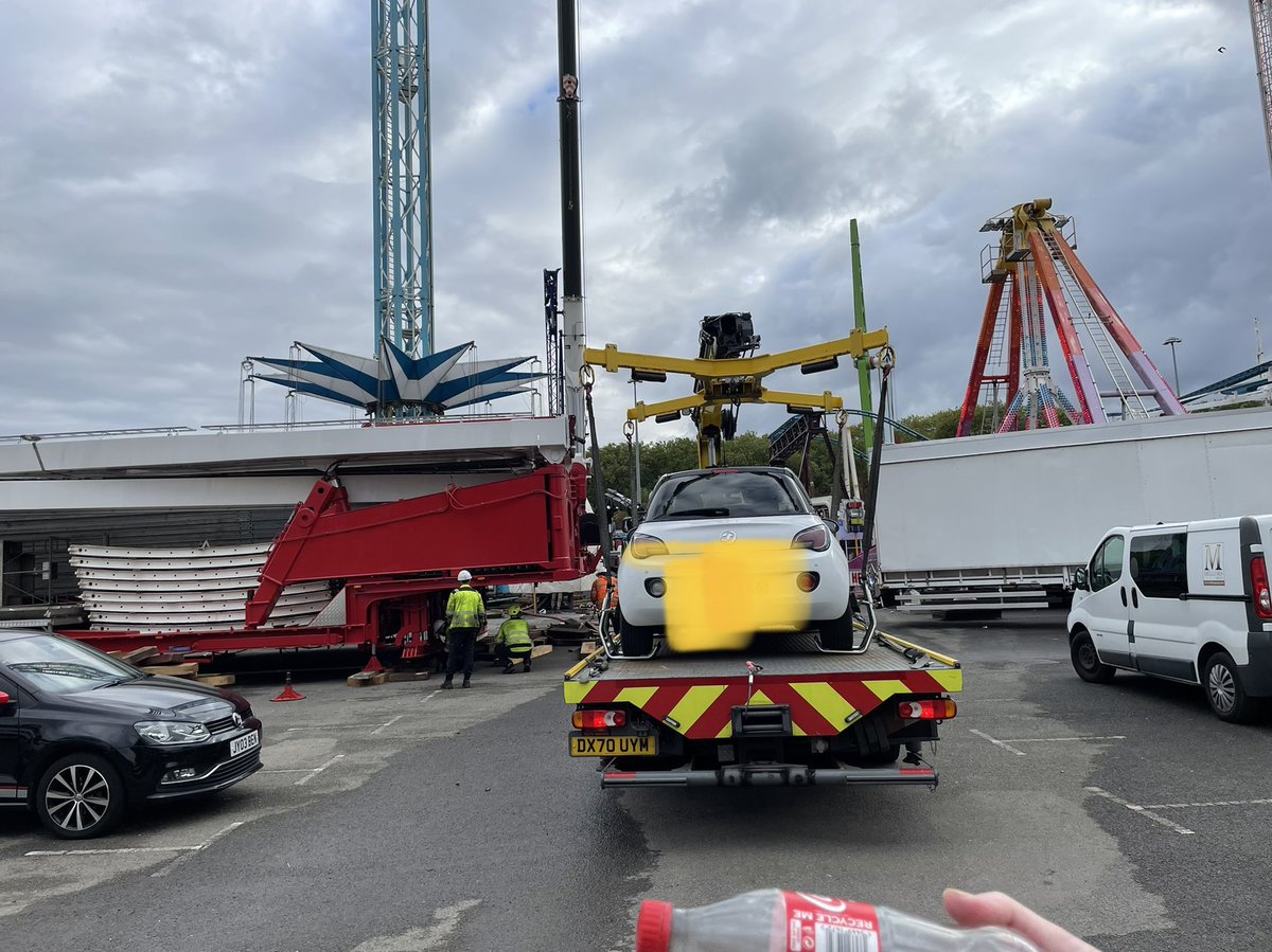 CP_VehiclePound's tweet photo. We’ve been down at the Goose Fair all day moving vehicles that have been left on the Park &amp; Ride, if your vehicle is parked on the Park &amp; Ride please come and move it. @SafeNottm #Goosefair2022 https://t.co/sTTH6ewytz