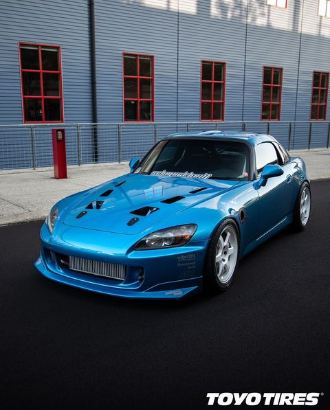 ToyoTiresMexico's tweet photo. ¿Rojo o azul? #Proxes #ToyoTires #Toyostyle #ToyoCars https://t.co/csXpHiUam2