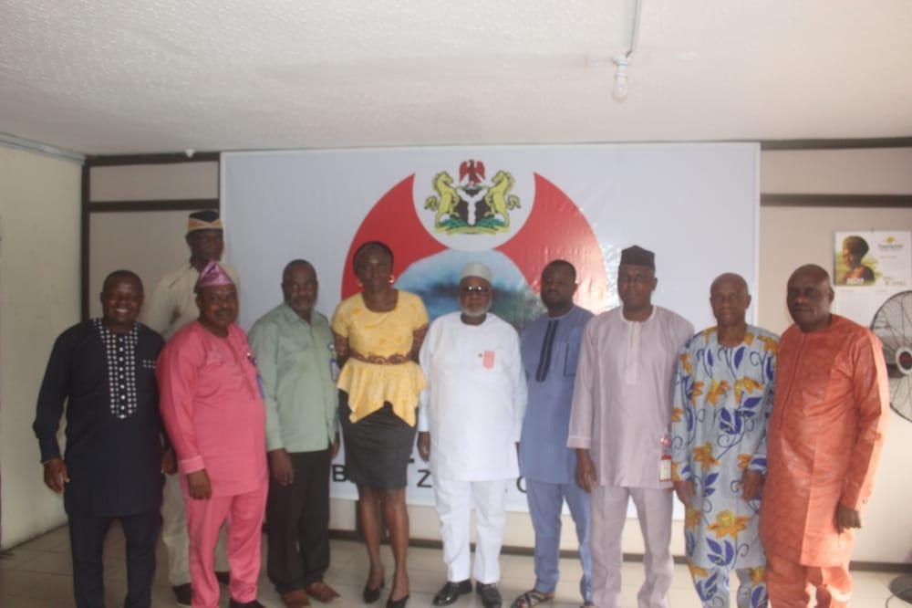 officialEFCC's tweet photo. EFCC Sensitizes Car Dealers on SCUML

The Benin Zonal Commander of the Economic and Financial Crimes Commission, EFCC, Assistant Commander of the EFCC, ACE Usman Muktar,  has called on motor dealers in Benin-City, Edo State... https://t.co/XjZ128c97c