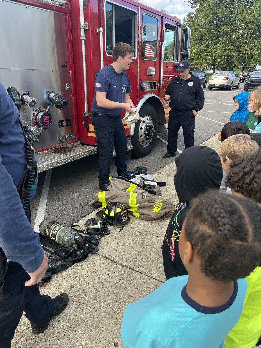 Middletown Fire Department here at Central Academy to teach the children about fire safety and fire equipment for Passport 2 Tomorrow THANK YOU #MiddieRising #passporttotomorrow <a href="/Central_MCSD/">Central Academy</a>