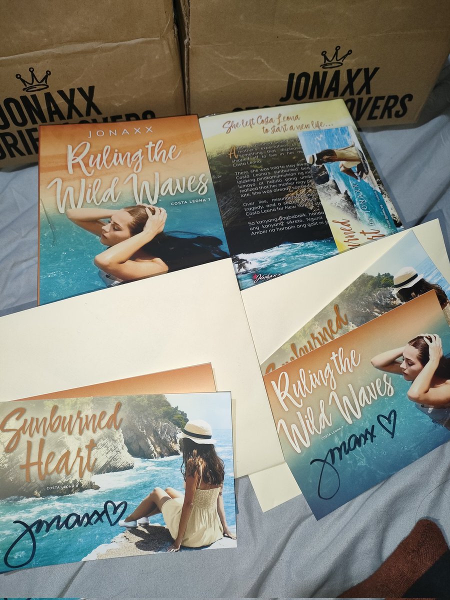 EnhighlandYu's tweet photo. WTS LFB CLS 7-8 

Inclu:
Bookbox
Signed Postcard
Bookmark

1800 (cod) 
https://t.co/9xddbIVoBO https://t.co/8QkPXrUTVy