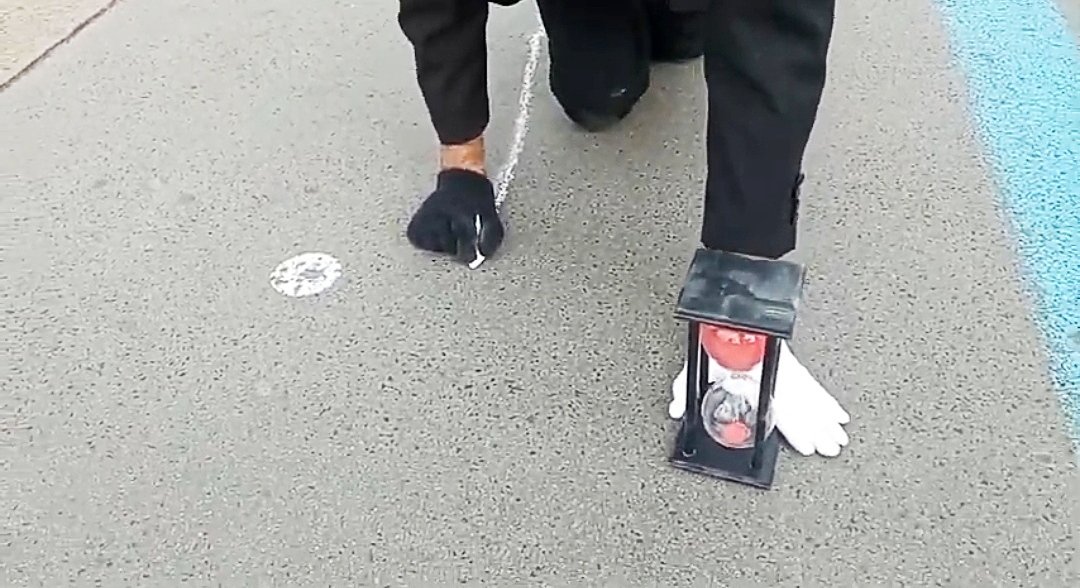 PabloPakula's tweet image. ⏳🗓️💥
Can't believe this whole palaver (#funeral #pomp #ritual) was a week ago!
Have you checked out the #documentation of this #time &amp;amp; #site based #liveart #performance on #WestminsterBridge

youtu.be/-c-cH4TRopc

#queensfuneral #QueenElizabethIIMemorial #QueenElizabethII