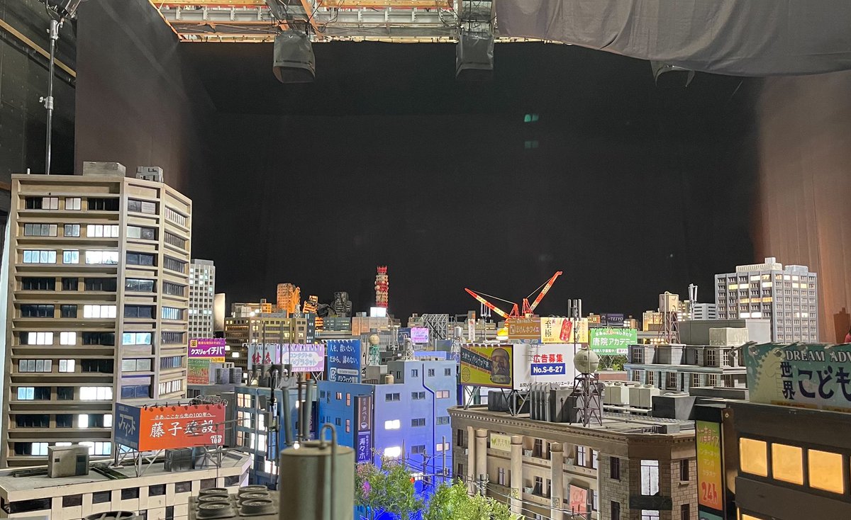 𝙆𝙪𝙧𝙞𝙨𝙪𝙂𝙤𝙟𝙞 on Twitter: "RT @KaijuNewsOutlet: First look at the set of