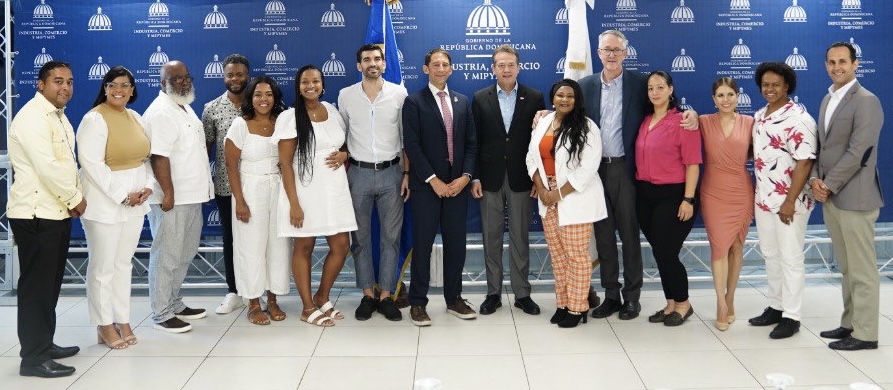 itobisono's tweet image. Estamos muy contentos de recibir a esta comisión y trabajar nuevas iniciativas con una líder comunitaria de origen dominicano como Cynthia Mota, presidenta del Consejo Municipal de Allentown. Esta ciudad de Pensilvania, posee un alto índice de nacionales dominicanos emprendiendo.