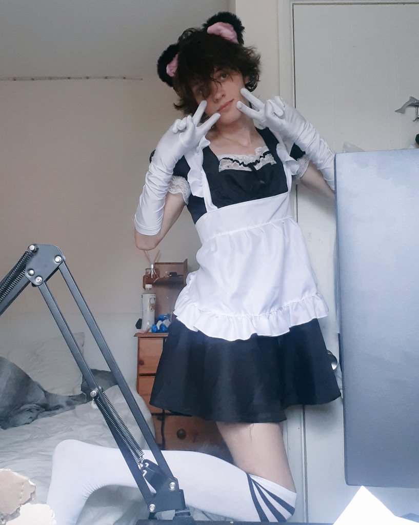 Valkuwury's tweet photo. ♡Feeling very submissive and breedable in this maid costume. Bet u wanna see whats under it ○^○♡

#nsfwtwt #nsfwtwtًً #submissiveandbreedable #femboy #femboyNSFW #thighkink #animethighs #maidcostume #lewds #leather https://t.co/xpiYt6tdjZ
