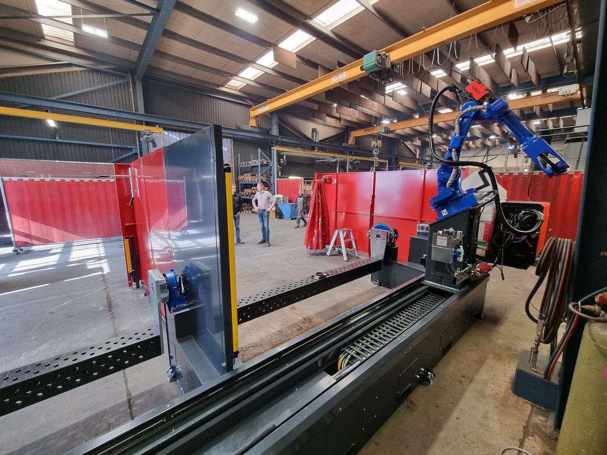 RoboFlexRobotic's tweet image. Deze week hebben we weer een prachtige lasrobot mogen plaatsen bij Pladdet! 🦾

#lasrobot #lassen #robot