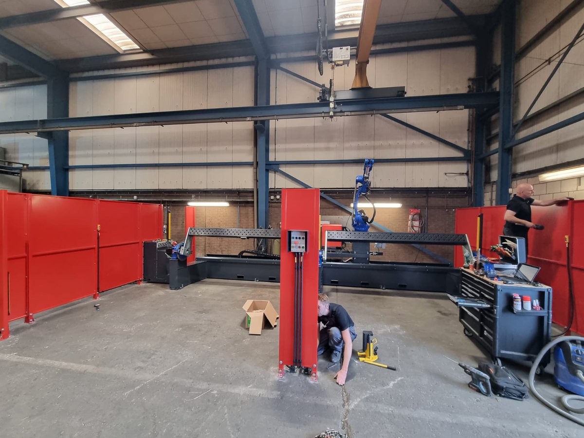 RoboFlexRobotic's tweet image. Deze week hebben we weer een prachtige lasrobot mogen plaatsen bij Pladdet! 🦾

#lasrobot #lassen #robot