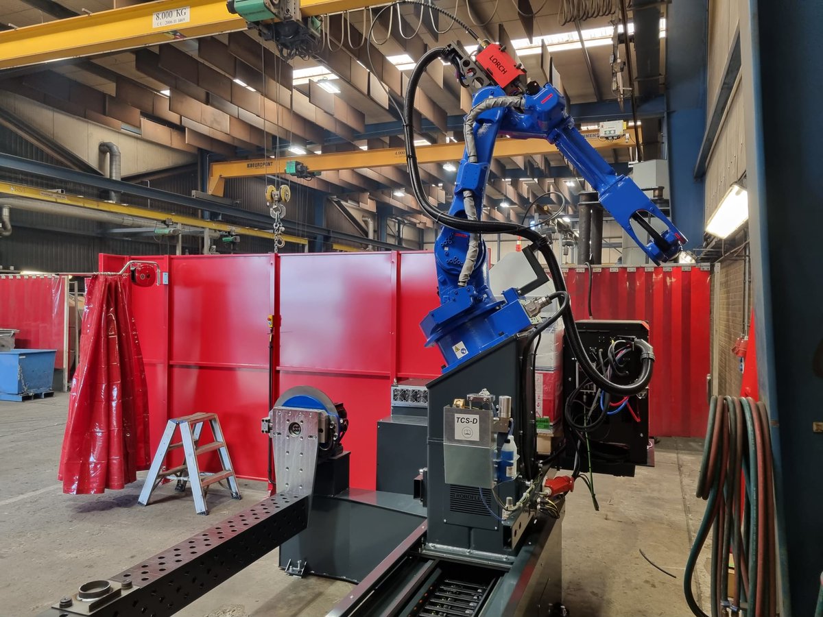 RoboFlexRobotic's tweet image. Deze week hebben we weer een prachtige lasrobot mogen plaatsen bij Pladdet! 🦾

#lasrobot #lassen #robot