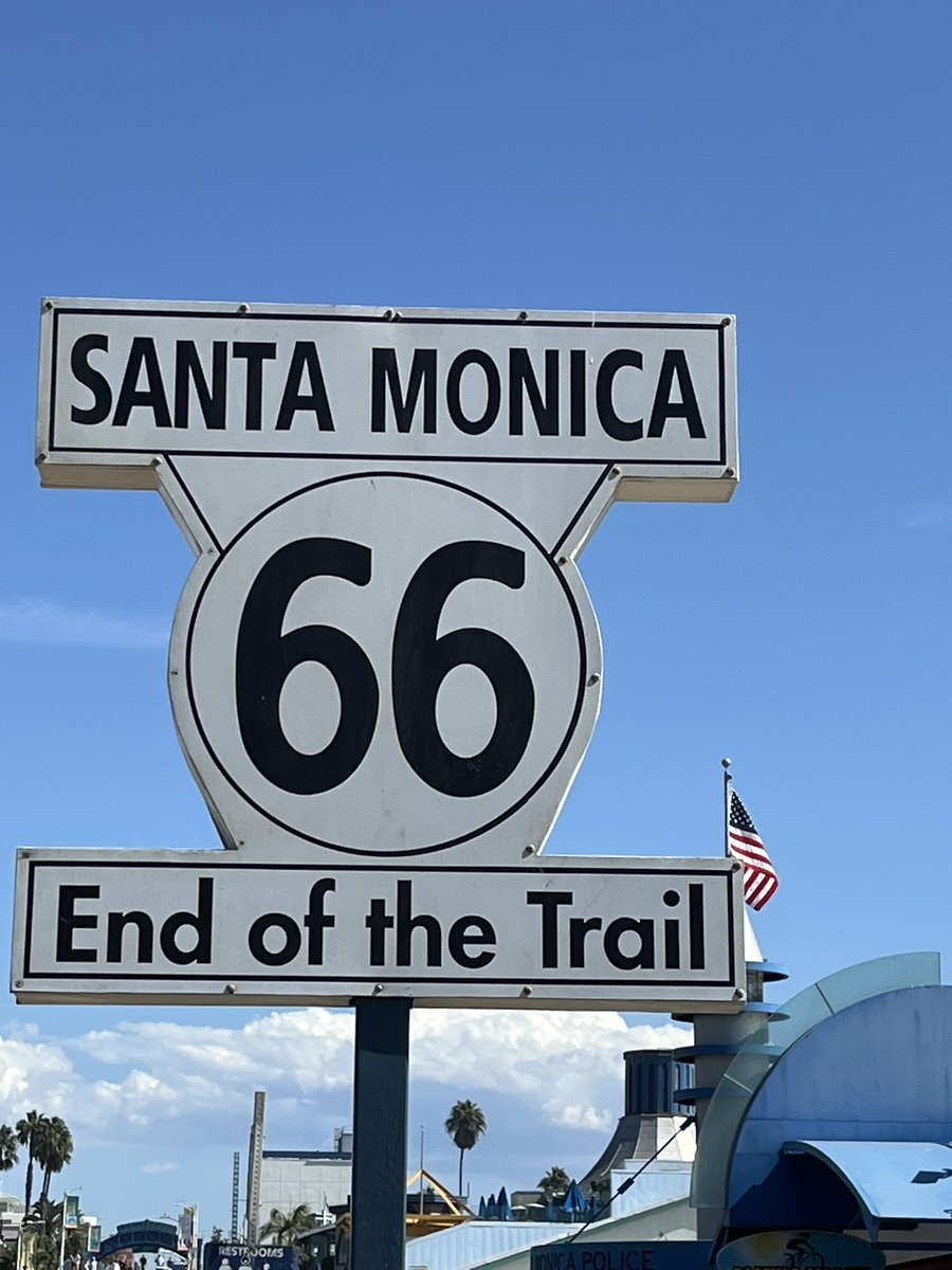 SchindsOnTour's tweet photo. A wee walk down to the historic Santa Monica pier this Monday morning #SchindlersOnTour #HousesittingLife #SantaMonica #Route66 https://t.co/u9hyqlFrBA