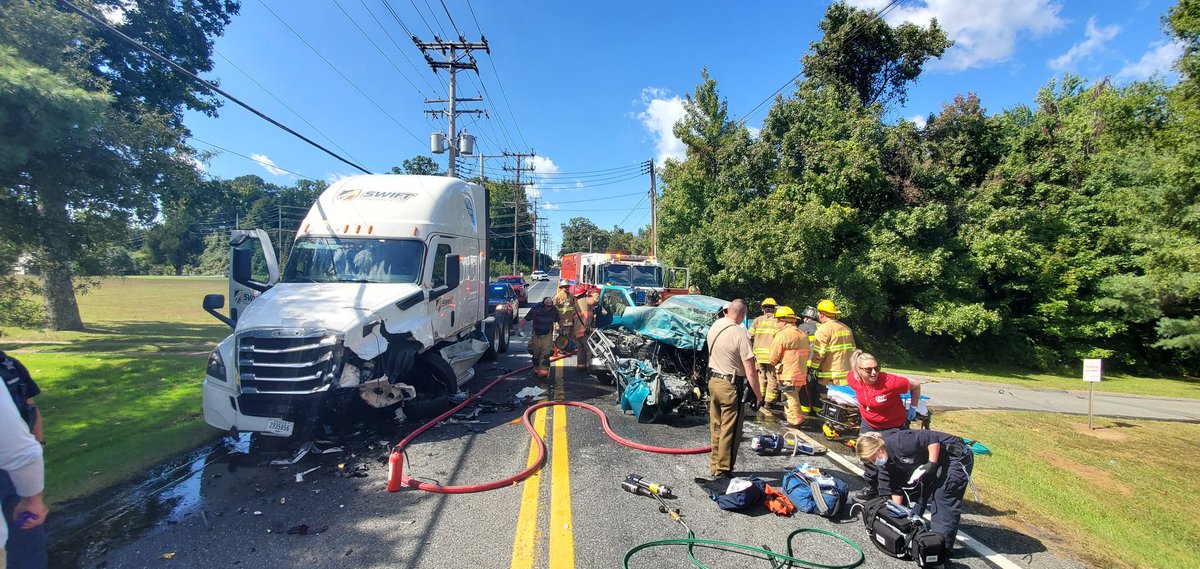 repoman4920's tweet photo. Rt7@clayton rd joppa 1050 pi rescue with heavy entrapment https://t.co/zsqwmMmAVp
