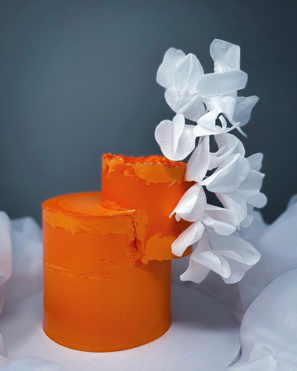 U N F I N I S H E D  P R O J E C T...
This is not the end design but I often love taking pictures of my cakes before I fully decorate them.

At my core, I love to keep things simple butttttt I can't seem to resist jazzing up designs for that extra wow factor.

Are you team simple