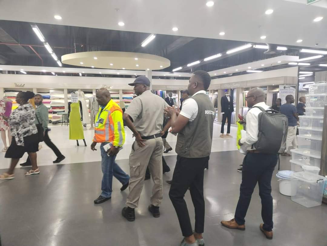 ExposingCrimeSA's tweet photo. A total of 167 illegal foreigners working at Metro Home City in Pretoria were arrested by joint operation. https://t.co/cS6ziRyl6i