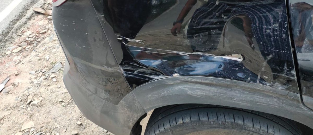 tpbhatt89's tweet photo. @kiacareindia booked since may 2022..now #joahikia is lying that car git damaged in transit and sent Fake images of someone else's vehicle..#shamekia @Kia_Worldwide #Kia @MotorOctane @TeamBHPforum #kiamislead https://t.co/usnlZ7hF9Q