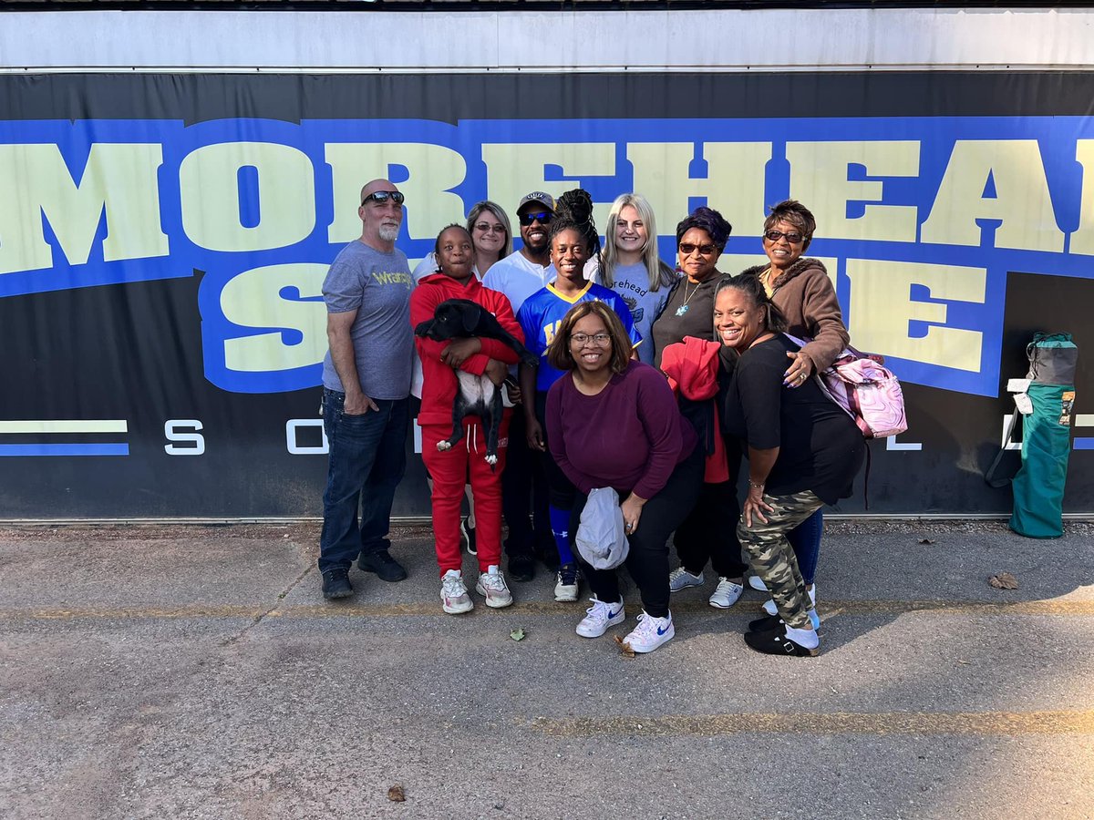 Always great to have your cheering section come to see your first college scrimmage!
Congrats <a href="/taikibrea/">Taikibrea_12</a> on having the whole gang come from Hartwell to watch you at <a href="/MSUEaglesSB/">Morehead State Softball</a> !