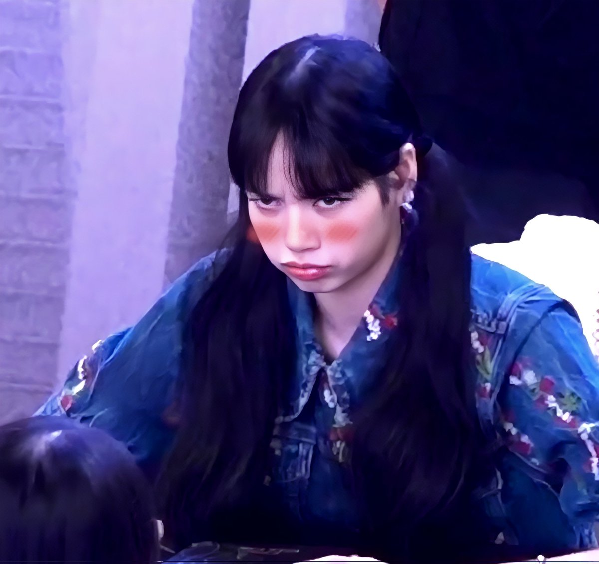 ไอ้ต้าววว!!!  
25ขวบ ❌
2 ขวบ 5 เดือน  ✅
#LALISA #lisa