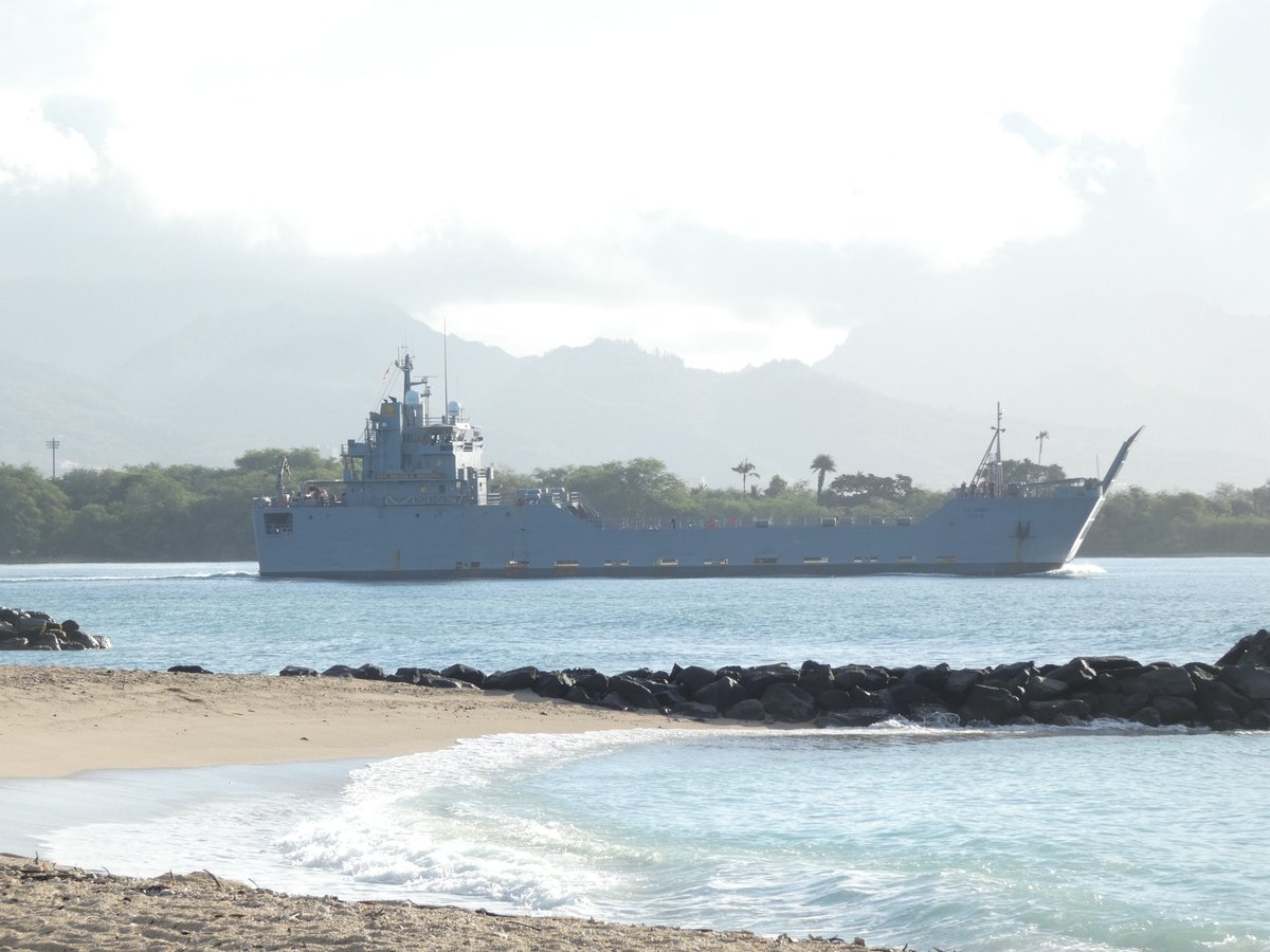 ES12071207's tweet photo. USAV General Brehon B. Somervell (LSV-3) a General Frank S. Besson-class logistics support vessel leaving Pearl Harbor - September 26, 2022 #lsv3 https://t.co/zx0ByTp4Eu