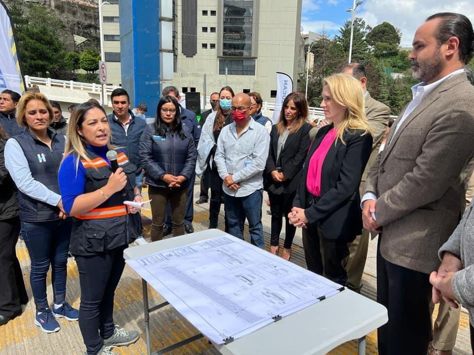 RominaCDV's tweet photo. Iniciamos esta semana con nuevos pasos hacia la modernización de Huixquilucan con más y mejor obra pública. 

Hoy damos inicio a los trabajos en Pasaje Interlomas para mejorar vialidades y la seguridad de la gente a través de la repavimentación con concreto hidráulico. https://t.co/rwvrqFdjtM