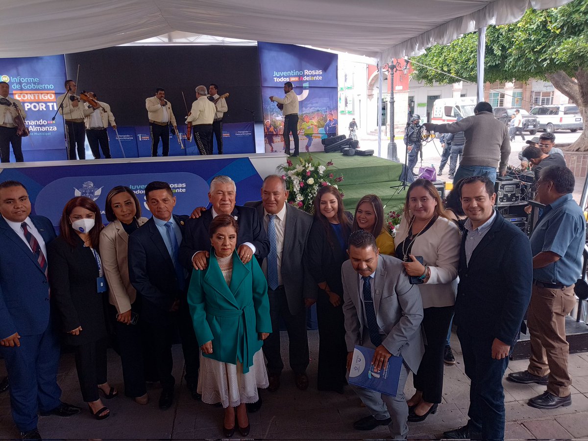 DrJoseChristian's tweet photo. Fue un gusto saludar y felicitar a mi amigo el Inge Fernando Gasca, Alcalde de Santa Cruz de Juventino Rosas, por su Primer Informe de Gobierno.
Grandes resultados para nuestra ciudad. En Juventino Rosas #ContigoYPorTi vamos #TodosParaAdelante https://t.co/D5w52vIGY1