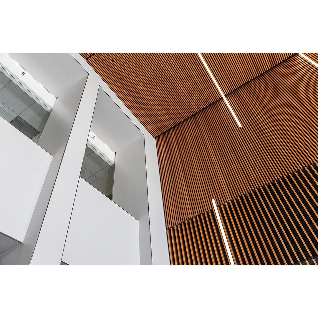 evolvsurfaces's tweet photo. We'll say it once and we'll say it again: we love the contrast between Neolith Nieve and wood.
.
.
.
#Neolith #TouchFeelLive https://t.co/txlB5d3YOC