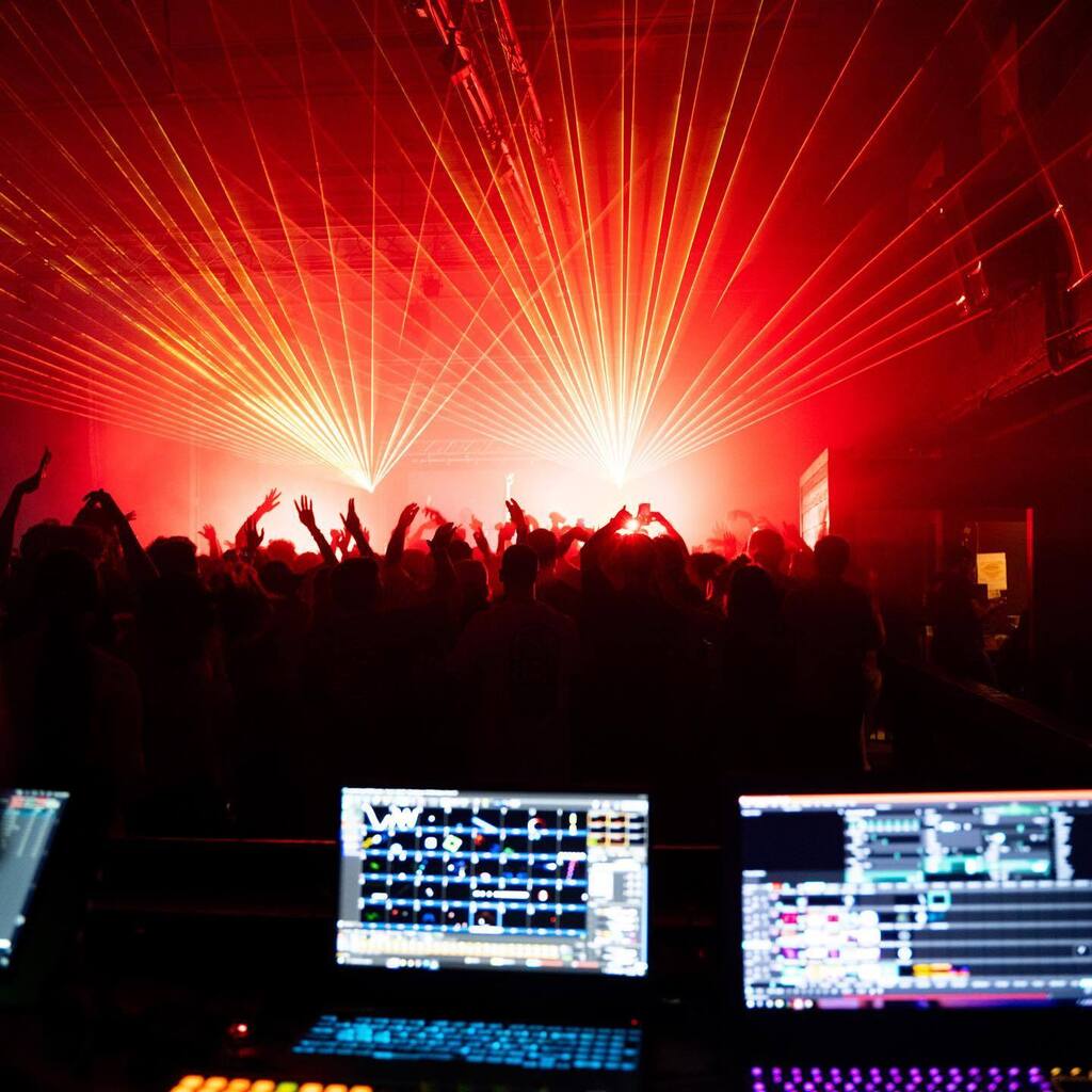 Vivid Sky Productions tweet media