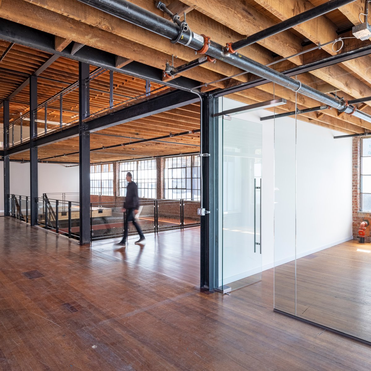 costabrownarch's tweet photo. Swipe for behind the scenes #industrialrenovation #industrial #warehouse #warehouseinspo #industrialmodern #architecture #archlovers #wood #woodflooring #handrail #handraildesign #railing #railingdesign #renovation #steel #steeldesign #interior #interiordesign #sanfrancisco https://t.co/FU3a69NXHX
