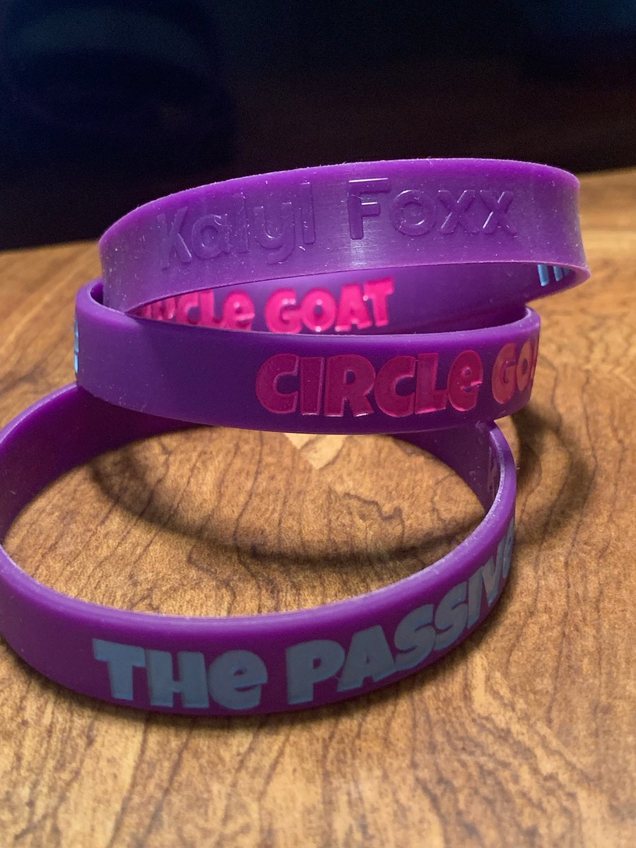 Kalylfox's tweet photo. Get your Passive Home Merch. And don't move your feet! https://t.co/aUtWcoeIuY