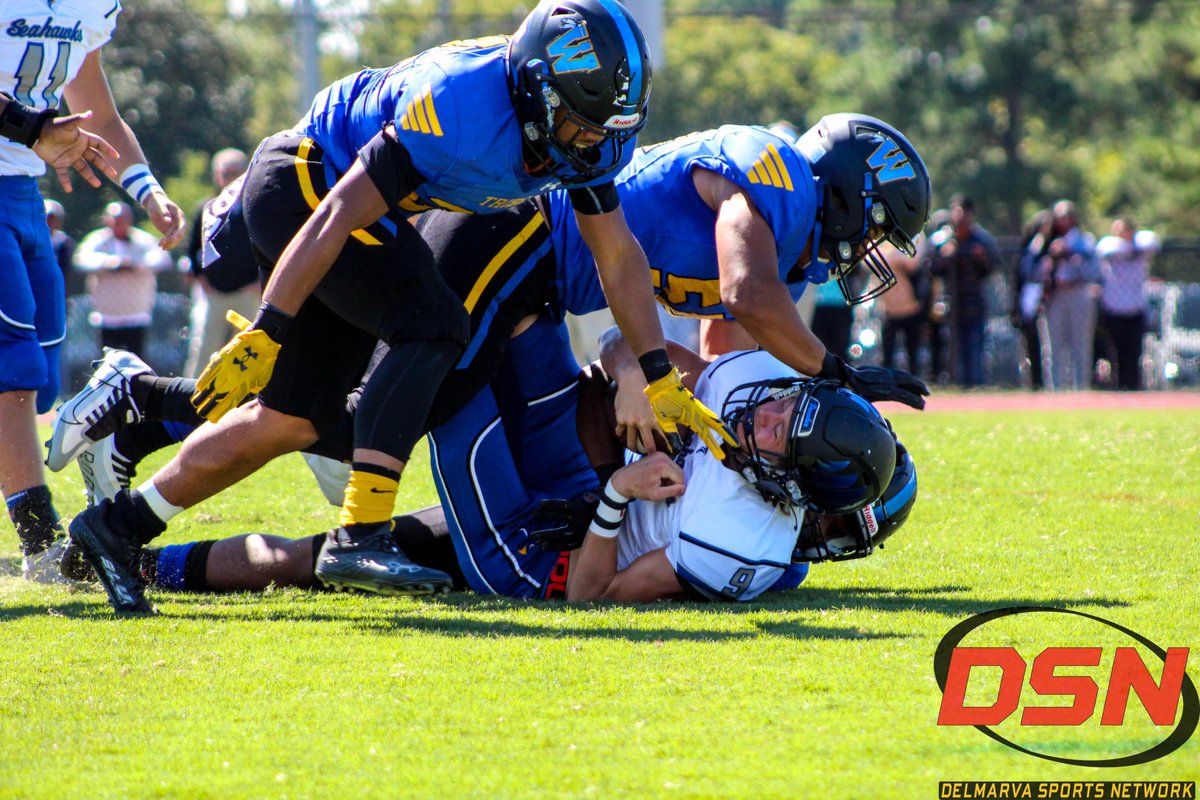 DelmarvaSports's tweet photo. Bayside Football Battle: @decatur_fb @ @WiHiFB Part 3๐๐ฅ
#shorefb #wihisports #decatursports #wihifb #decaturfb #ocmd #berlinmd #salisbury #dsn #LocalTeamsBigDreams https://t.co/y1kaiHZ6fS