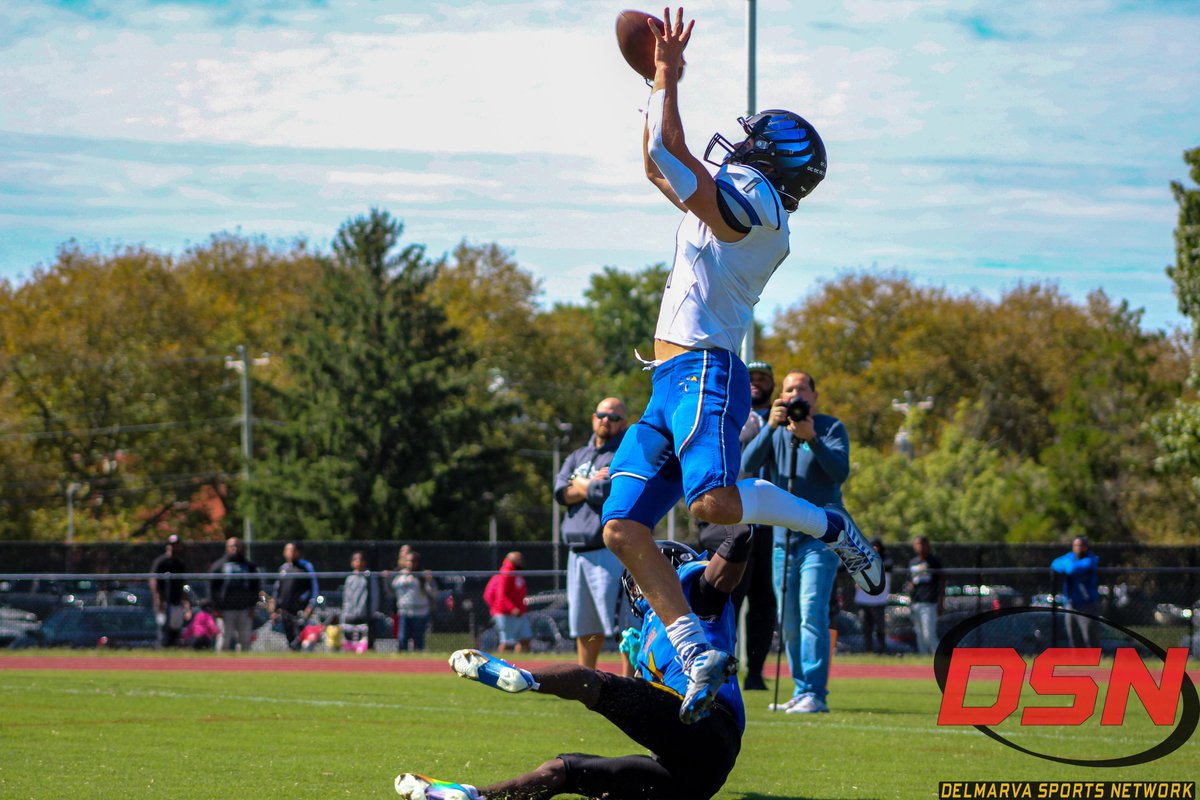 DelmarvaSports's tweet photo. Bayside Football Battle: @decatur_fb @ @WiHiFB Part 3๐๐ฅ
#shorefb #wihisports #decatursports #wihifb #decaturfb #ocmd #berlinmd #salisbury #dsn #LocalTeamsBigDreams https://t.co/y1kaiHZ6fS