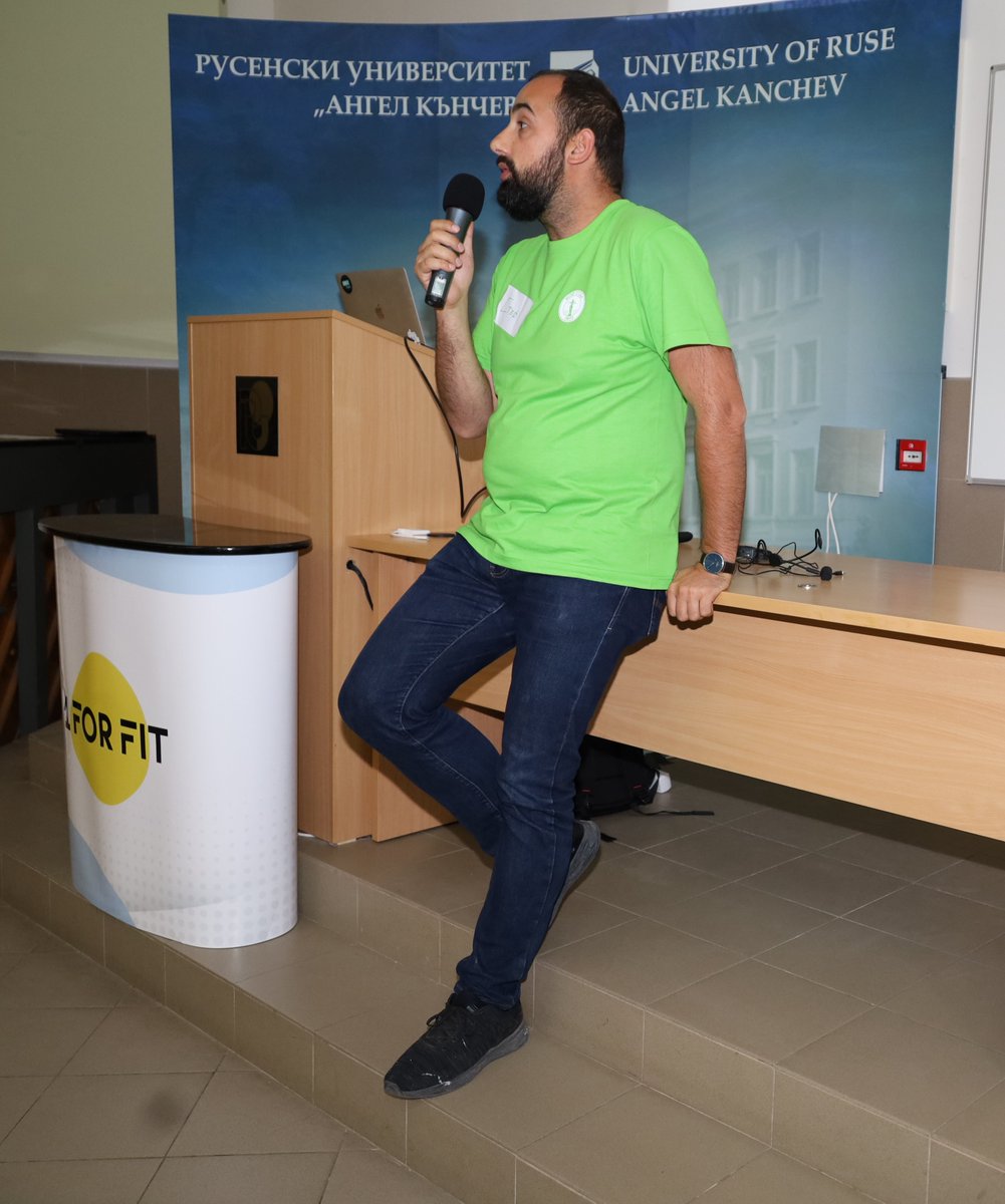 ittourbg's tweet photo. ⚡ Lightning Talks Part 2 ⚡
Стефан Вартоломеев 〰️ OpenFest
Милко Костурков 〰️ ADR
Камен Кръстев 〰️ "Cheers" Robot
Мартин Панайотов 〰️ Realistimo
#ITTour #RuseConf https://t.co/G7COOhR0B6