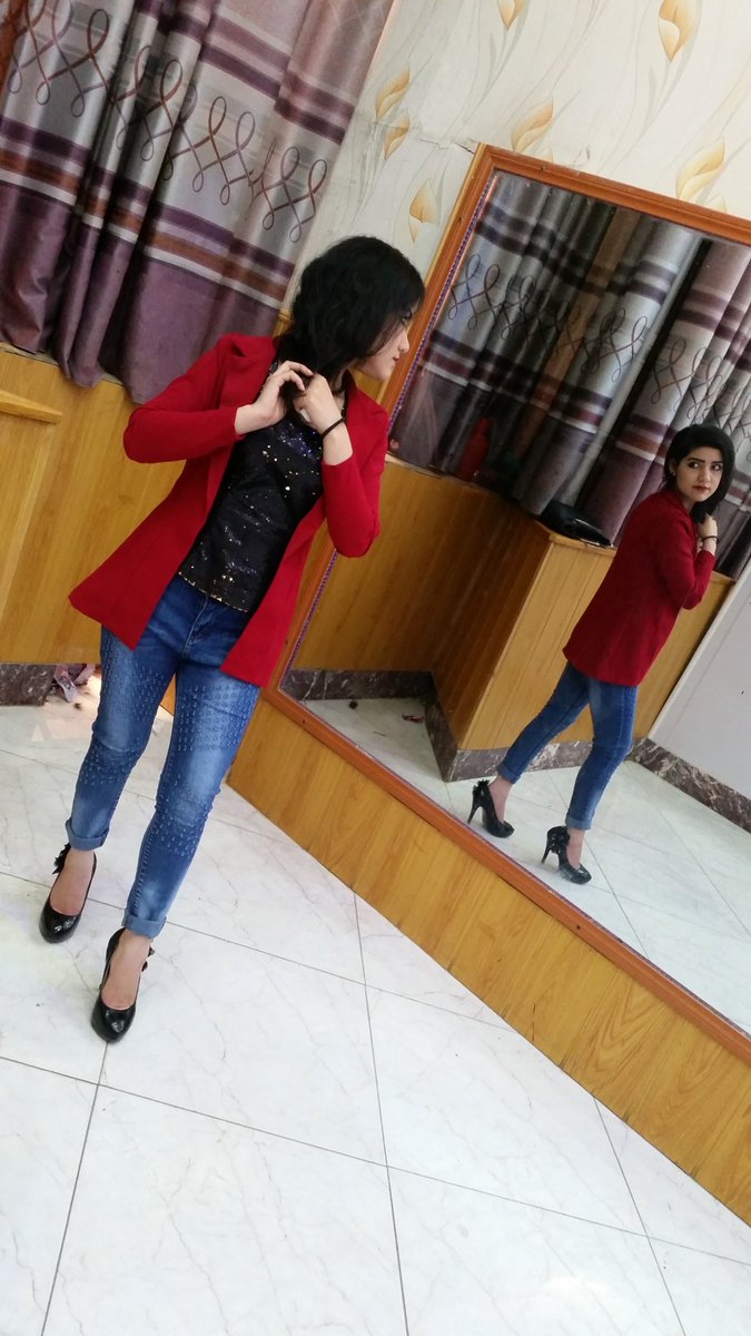 lmstsr23's tweet photo. البنت المراهقه المتحره https://t.co/gNBvJrZ8MM