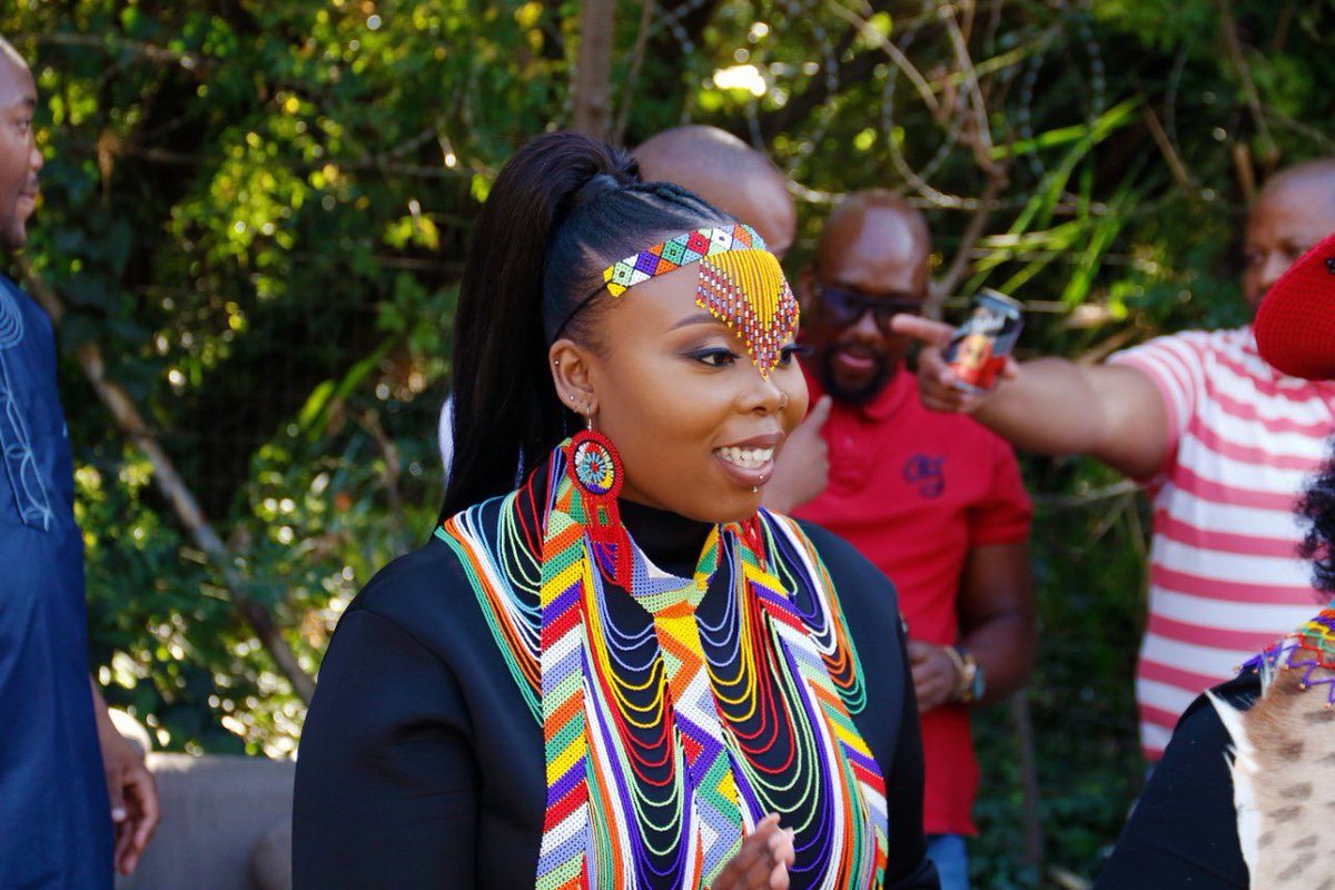 bspiritndlovu's tweet photo. I can’t believe I’m dating someone who calls my dog mpya 😂 #heritagedaywithmympya #heritagemonth #zulumaiden https://t.co/NaWG7G4Nh8