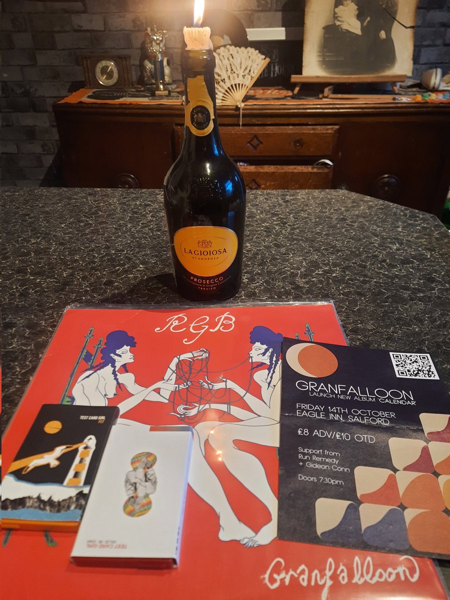 Ruth Murray (@grungerockgirl) on Twitter photo For part 2 of my birthday shenanigans, I spent time with my sister, got to see one of my favourites: (<a href="/testcardgirl84/">Test Card Girl</a>'s EP launch) and meet Richard <a href="/Grranfalloon/">Granfalloon</a> in person and see an awesome support #Caitlinlm (see her live asap, I'm very serious).
Got merch, had chats. Epiiic!! For part 2 of my birthday shenanigans, I spent time with my sister, got to see one of my favourites: (<a href="/testcardgirl84/">Test Card Girl</a>'s EP launch) and meet Richard <a href="/Grranfalloon/">Granfalloon</a> in person and see an awesome support #Caitlinlm (see her live asap, I'm very serious).
Got merch, had chats. Epiiic!!