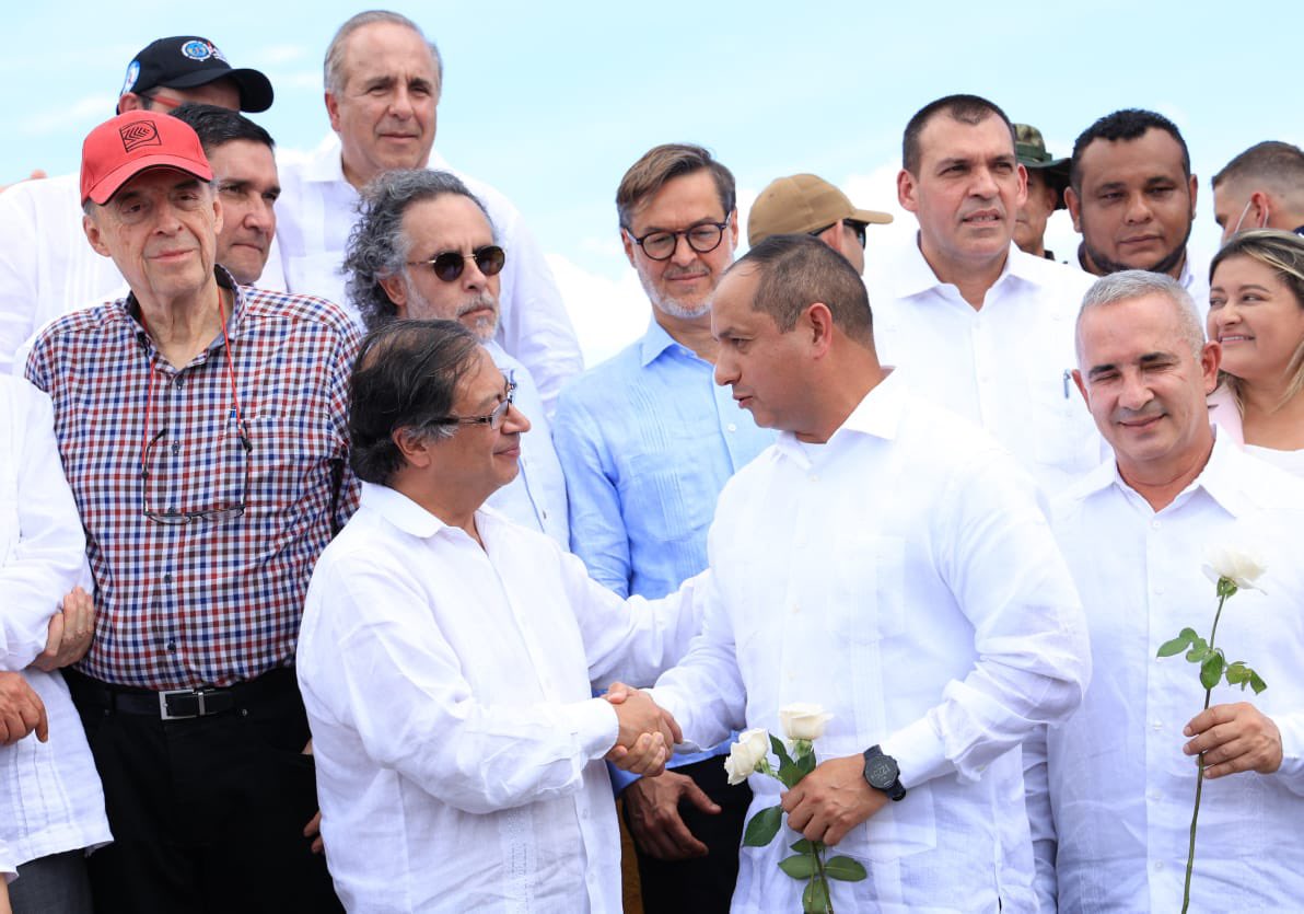 Estamos haciendo historia. Ha quedado abierta oficialmente la frontera entre Colombia y Venezuela. 🇨🇴🇻🇪