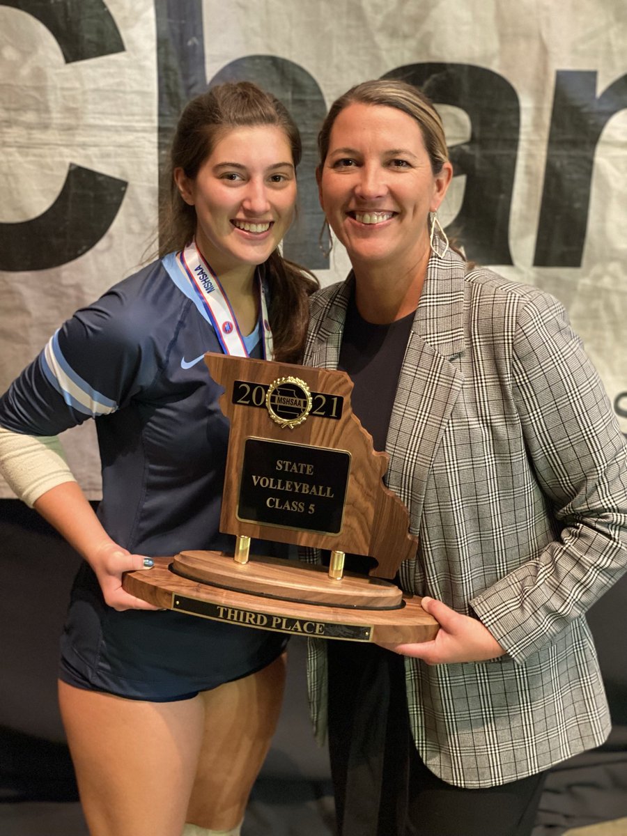 StDominicVball's tweet image. Huge congratulations to Coach Bland for reaching her 400th win this season! Read the article on CrusaderNews now! crusadernationnews.org/17073/showcase…