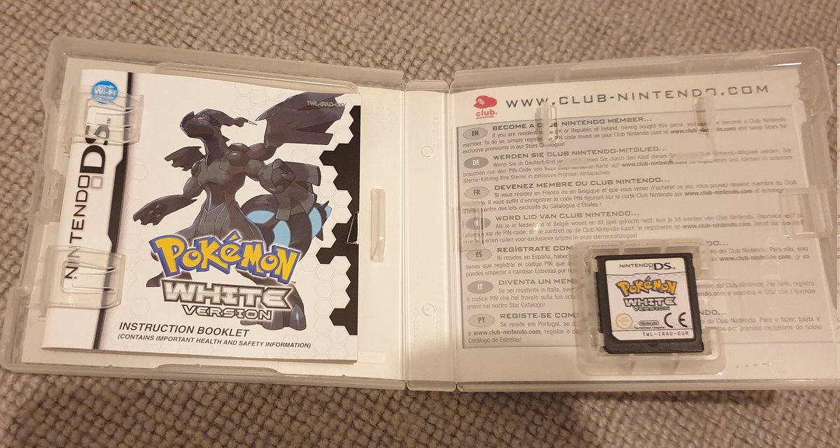 AllNintendo1's tweet photo. Before I move completely over to my other twitter account, I have a copy of Pomemon White DS. Please check out photos. One small tear on front of booklet. Looking for £24 inc. postage &amp; PayPal fees
#Pokemon #retrogaming #NintendoDS https://t.co/SlI8hwRB9x