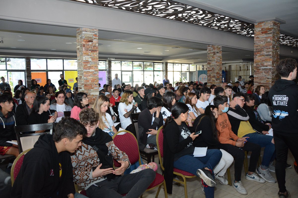 defensoria_nnya's tweet photo. #LaDefeSanJuan2022
En la Asamblea Intergeneracional entre la Red de Organizaciones Sociales de Niñez y Adolescencia Territoriales #Ronat y la Red Nacional de Adolescentes Promotoras/es de Derechos, adolescentes dijeron: "La educación se debate con nosotras/os adentro”. https://t.co/GR4petXDX4