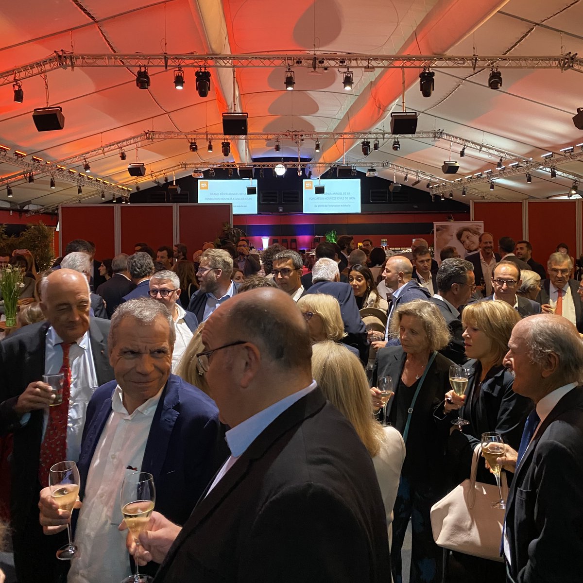 FondationHCL's tweet photo. Nous sommes très heureux d'accueillir, au @Matmut Stadium de Lyon,  tous les participants présents à notre Grand Dîner annuel, dédié à l'innovation médicale.

Bienvenue, merci à tous pour votre confiance et profitez de cette belle soirée ! 🧡

#FondationHCL #FHCL #dinerFHCL https://t.co/TPY6t65cGo