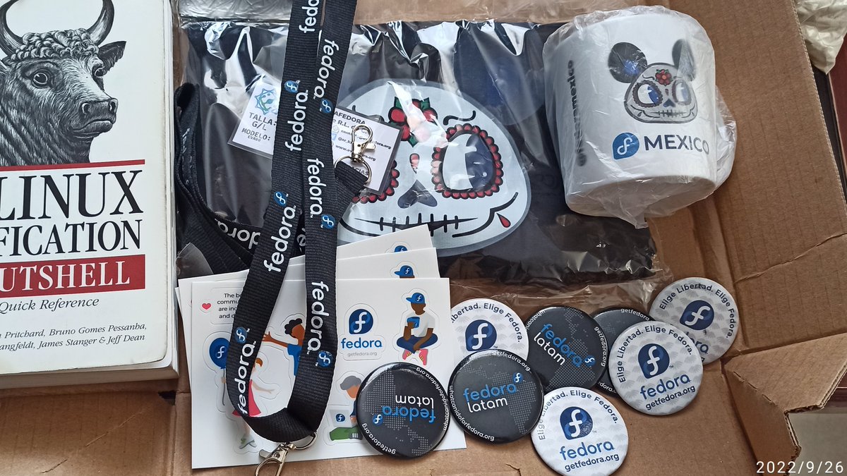 Gracias por el #Giveaway <a href="/fedoramexico/">fedoramexico</a> <a href="/fedoracommunity/">Fedora Community</a> @Fedora 

<a href="/dark_axl/">Alex Callejas</a> <a href="/Sr_Kraken/">Efi ARM</a> 

Que bonita communidad!!
🐧🐧🐧🐧🐧🐧🐧🐧💖