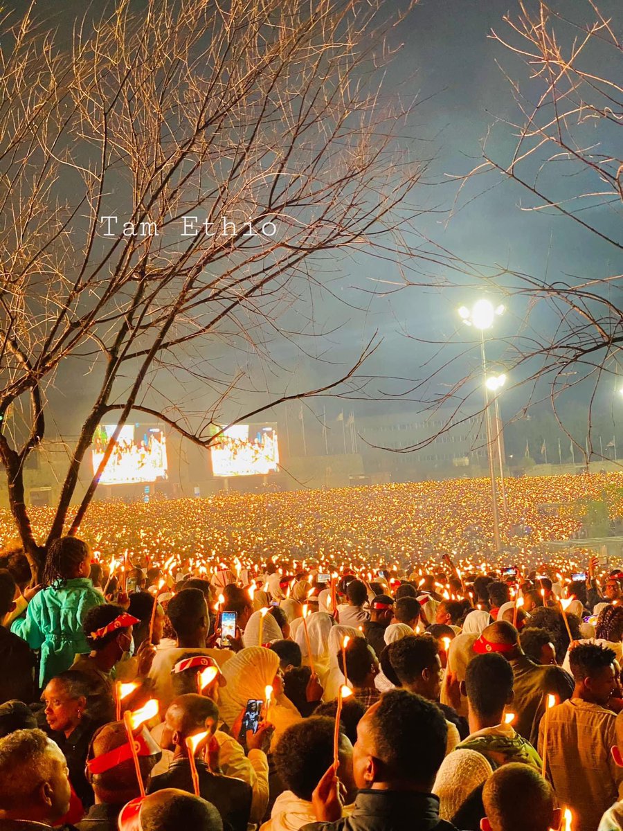 cherrrotich's tweet photo. Melkam Meskel 🔥 Ethiopia. What a beautiful celebration.  Wishing you peace &amp; prosperity. 🇪🇹🌼🌼

Pics: #TamEthio &amp; #HilenaTafesse https://t.co/cb8GCITtGQ
