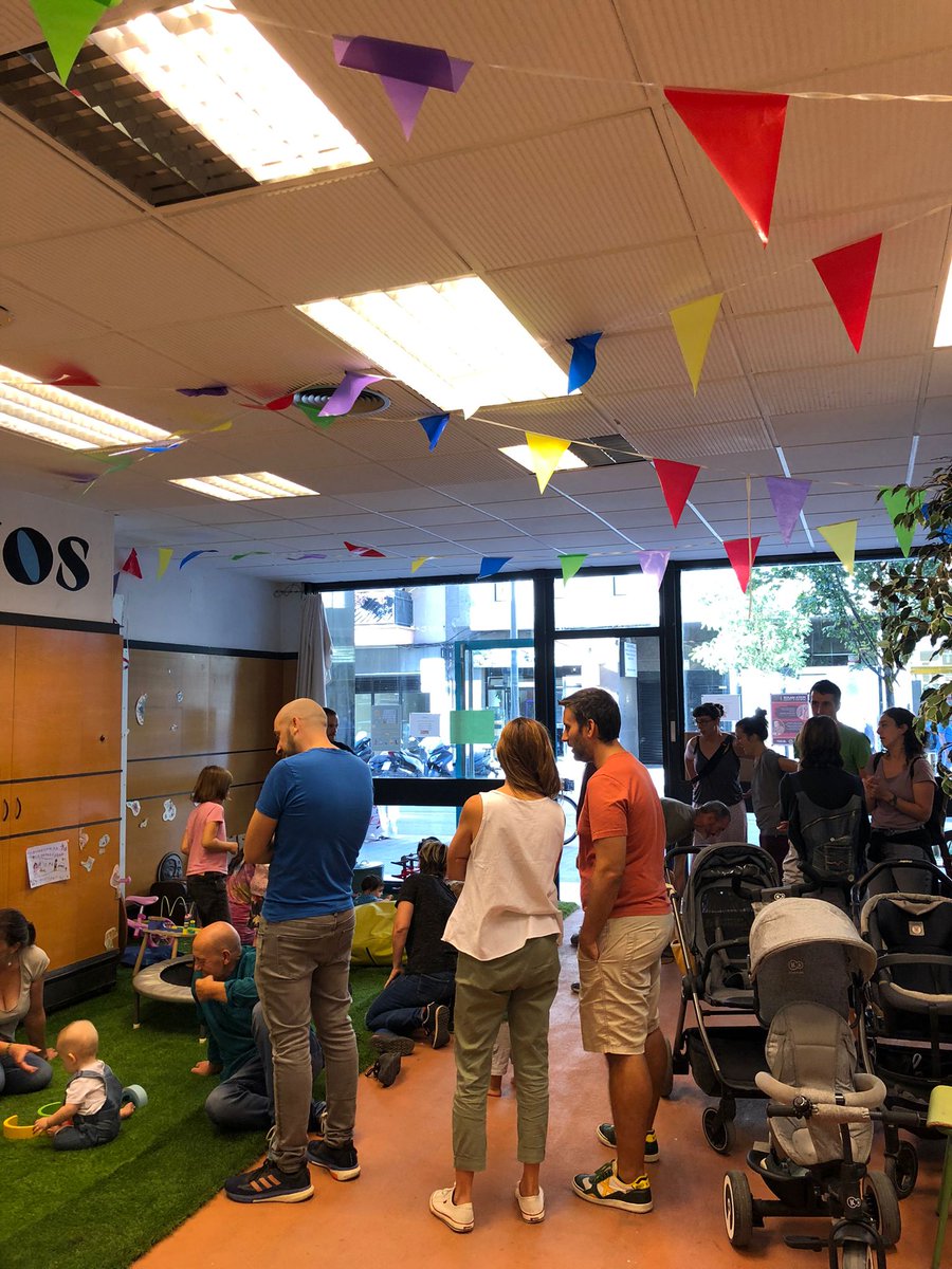 La primera tarda de moltes que vindran😊

Visca l'Escoleta Popular i visca les que lluiten!✨✨