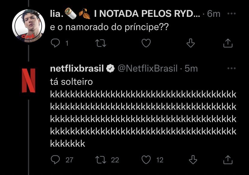 philtctos's tweet photo. enquanto a netflix nórdica tá com medo de dar as caras aqui por causa dos fãs raivosos de young royals, a netflix brasil: https://t.co/d3K1uVEtw8