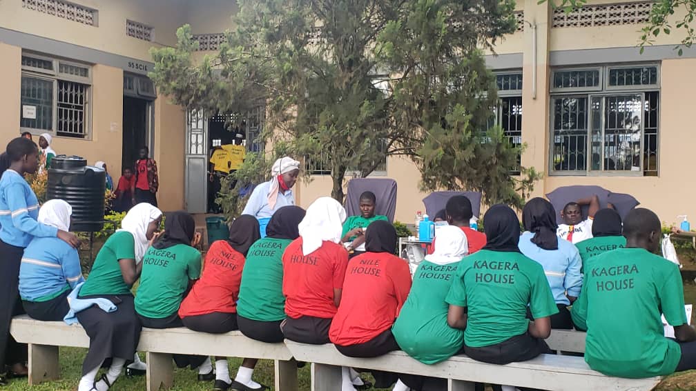 ManziSicklecell's tweet photo. Sensitizing  students about #sicklecelldisease #blooddonation #blooddisorder #manzisicklecell #SickleCellAwarenessMonth https://t.co/6zaNwOo88M