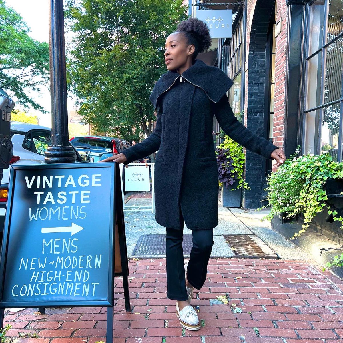 vintagetastebos's tweet photo. This amazing #Givenchy coat is the perfect piece for fall weather
Click our website Product page for sizes & prices.
#womensconsignment #mensconsignment #luxuryconsignment #hermes #chanel #louisvuitton #gucci #celine #valentino #christiandior #dior #pucci #robertocavalli https://t.co/mVWqi9R9P3