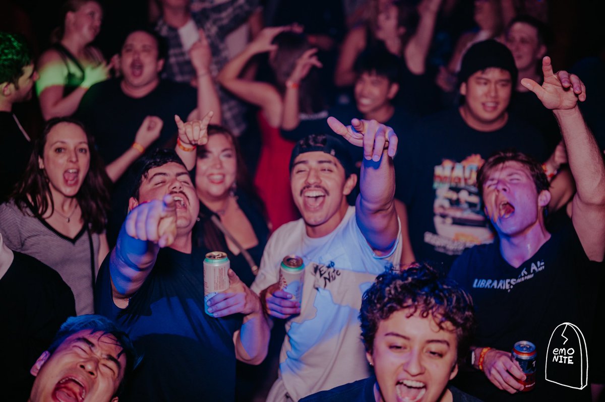 emonitela tweet picture