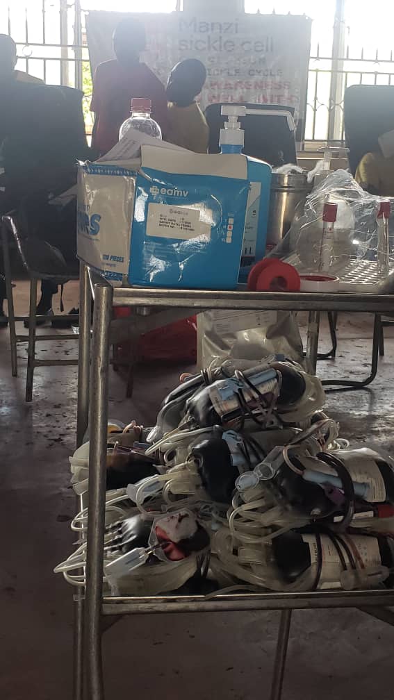 ManziSicklecell's tweet photo. #blooddonation @kawandaSs went well with the help of #SickleCellclub  and @UgandaRedCross @ubtsug1  and 159 blood units were collected #manzisicklecellfoundation https://t.co/mY6coMFoQF
