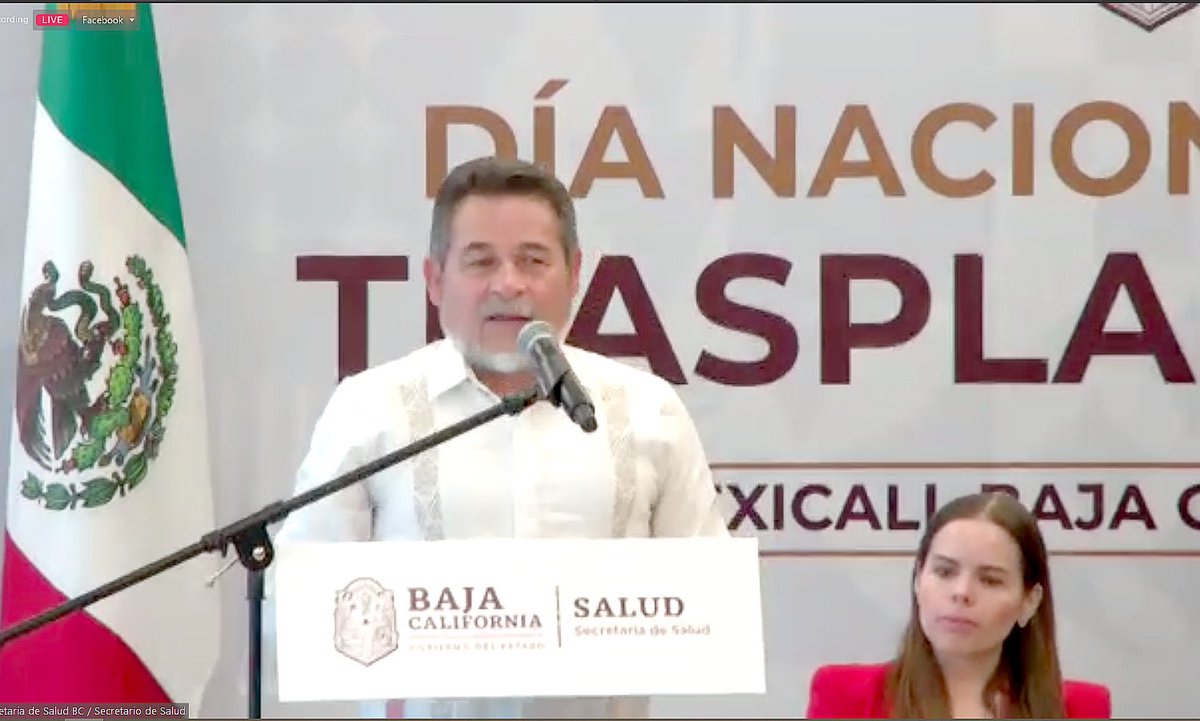 SSalud_mx's tweet photo. En la ceremonia por el Día Nacional de Donación y Trasplante de Órganos y Tejidos, José Salvador Aburto Morales, director del #Cenatra, señaló que en la actividad de donación y trasplante de órganos se ha recuperado más de 55% en comparación con lo registrado en 2019. https://t.co/P4uHrXrw5N
