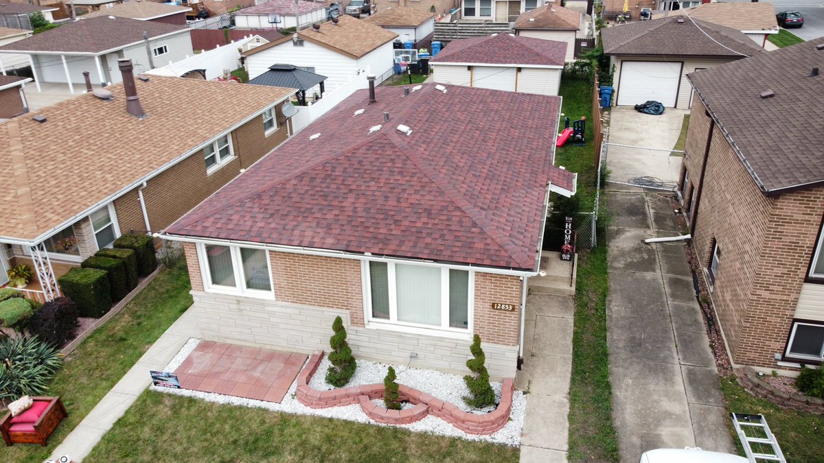 FabuLoso04's tweet photo. Before & After
Book today before the winter π₯Ά
#DynamicAdjustingFirm #Roofing #Siding #Gutters #Hegwisch #Chicago #Illinois #PitchGauge https://t.co/6xbWpwue7h