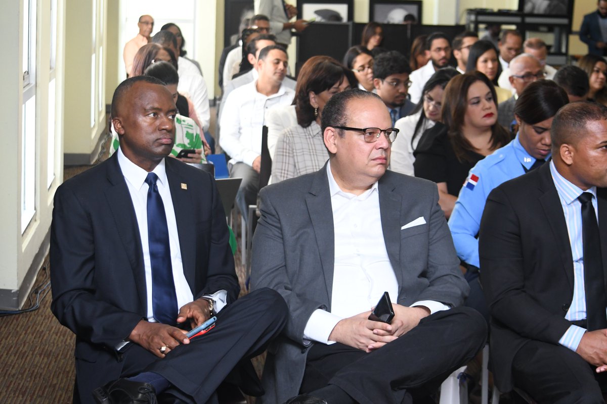 PCompetenciaRD's tweet photo. Este evento fue posible gracias al apoyo de @usaid @cldp_doc @comprasrd
“La libre competencia nos beneficia a todos”.
#CompetenciaRD #Foro #ComprasRD #USAID https://t.co/whuLBEkUGz