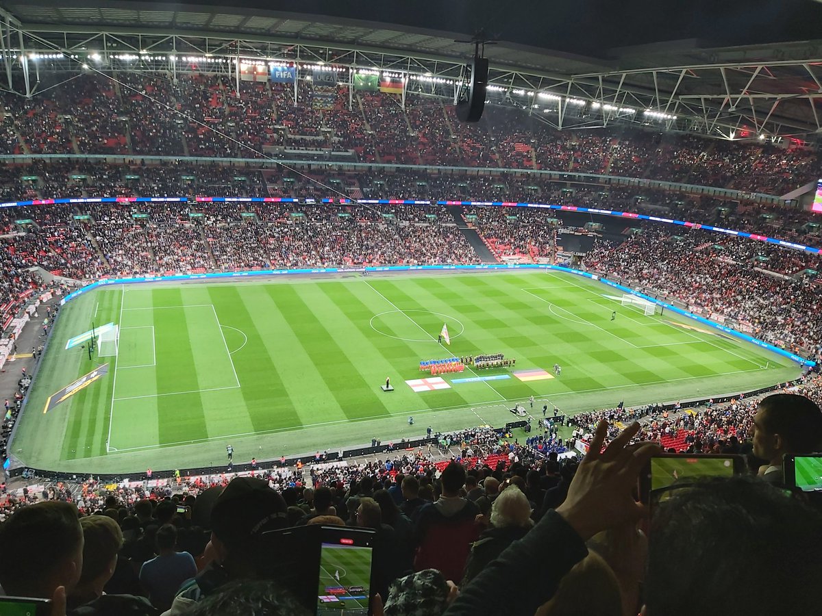 HesselinkStijn's tweet photo. #EngDui op Wembley 🏴🇩🇪 https://t.co/Y2kiBICpJ6